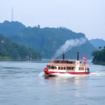 flying round river steamboat dream meaning